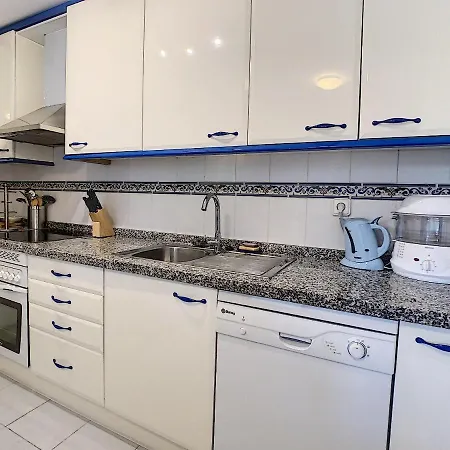 Duquesa Suites Apartment